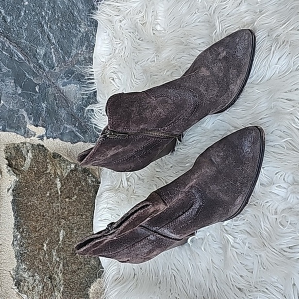 Frye Reina Booties Boots Distressed Surfer Nubuck Chocolate Brown Size 7M